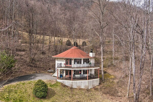 Apartment (2 Bedrooms) | Interior - Pet-friendly Apt w/ Views in Pisgah Natl Forest! (Burnsville)
