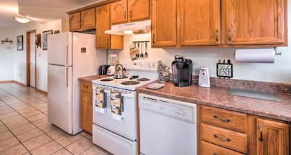 Burnsville Apt w/ Deck in Pisgah National Forest
