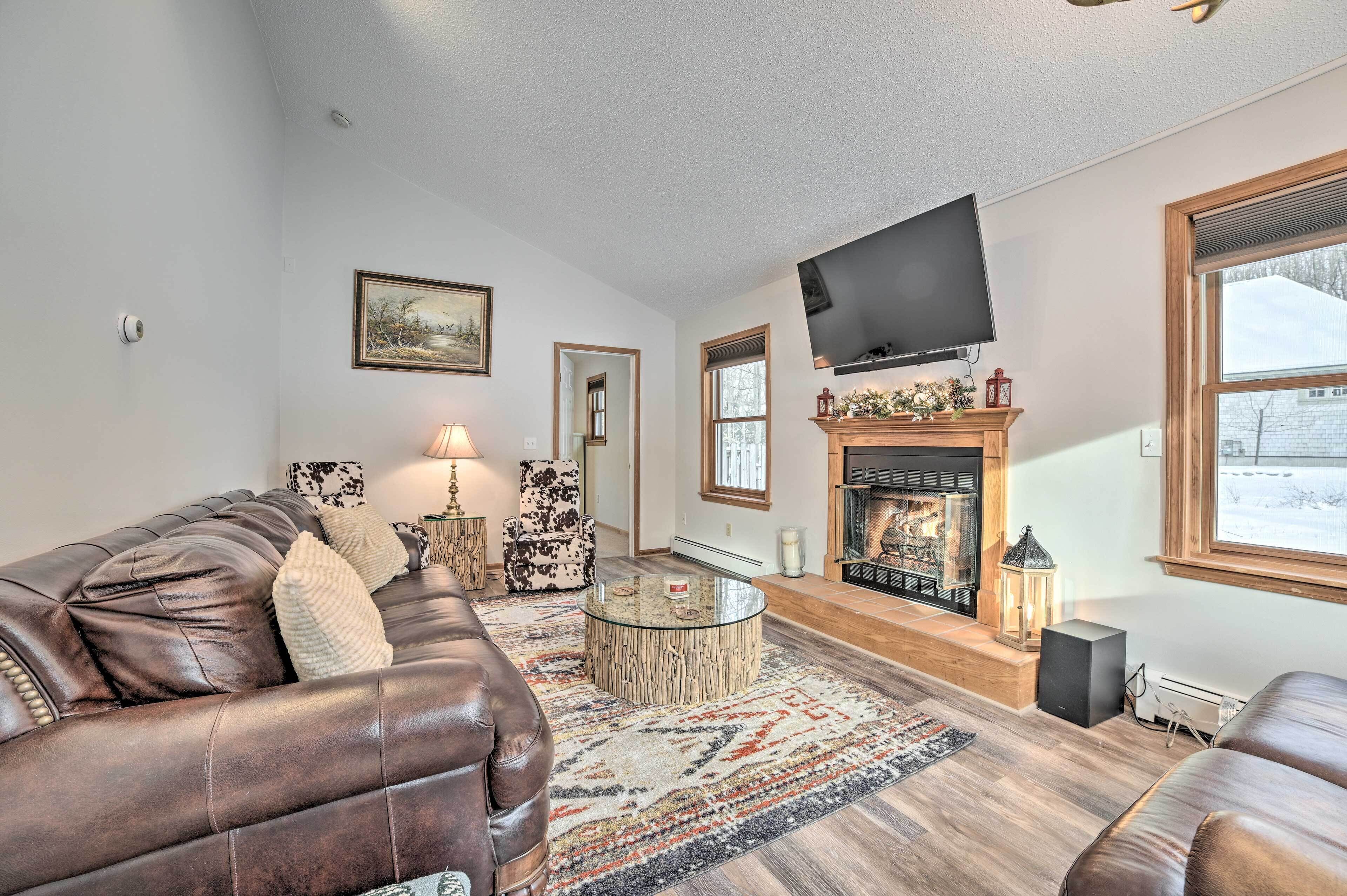 Family Home < 1 Mi to Highlands & Nubs Nob Skiing!