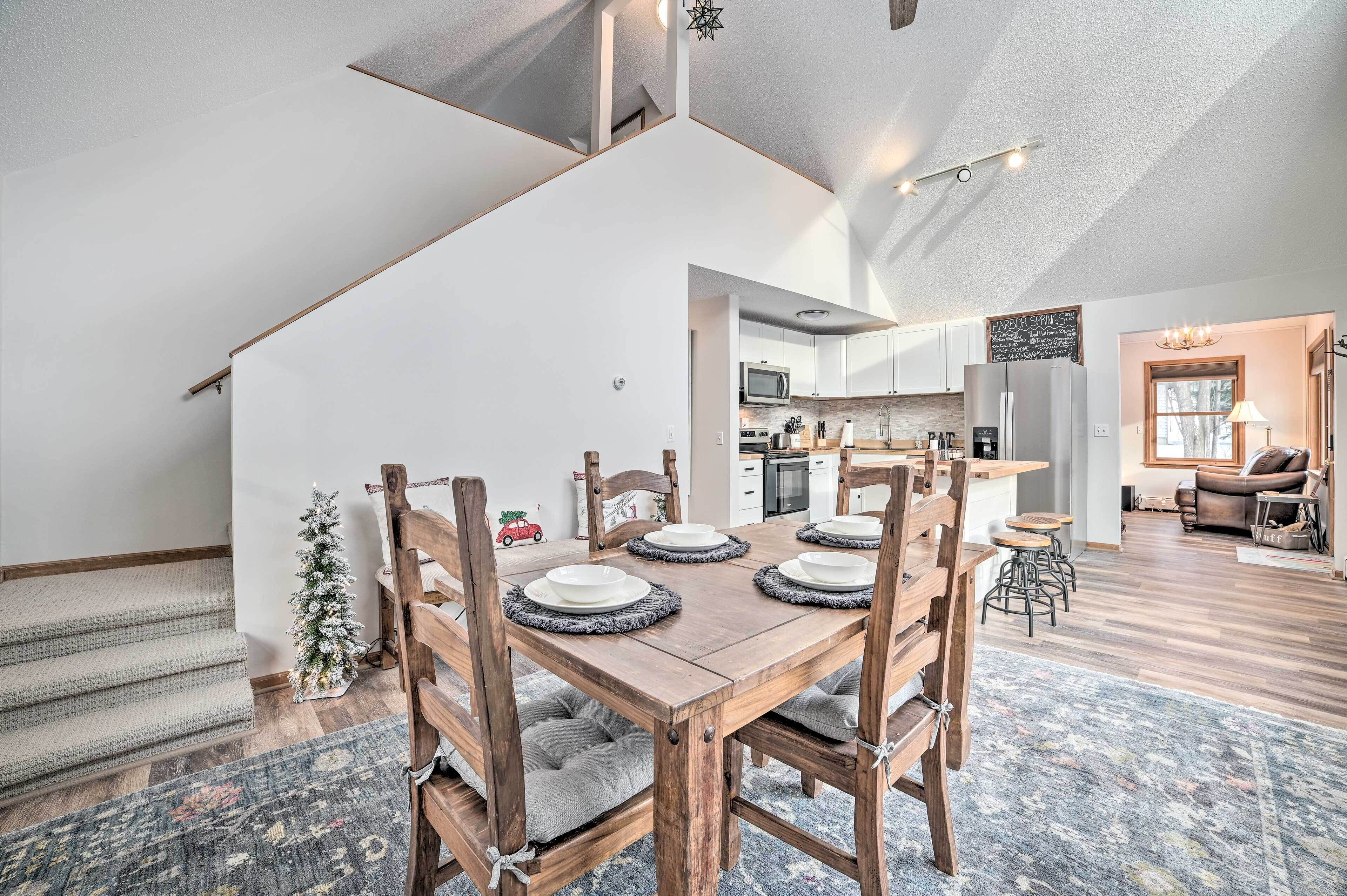 Family Home < 1 Mi to Highlands & Nubs Nob Skiing!