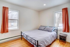 獨棟房屋 (4 Bedrooms) | 4 間臥室、熨斗/熨衣板、床單