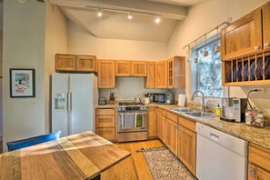 المنشأة من الداخل