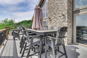 House (Multiple Bedrooms) | Interior - Lavish Retreat w/ Decks, Steps to Table Rock Lake! (Lampe)