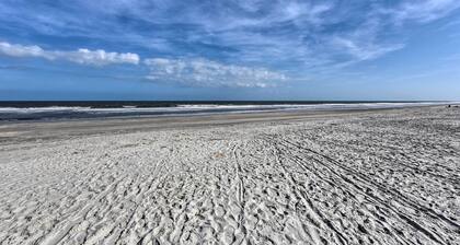 Ocean Views & 3 Pools: Hilton Head Resort Condo