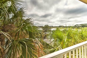 Interior - Ocean View, Pools: Hilton Head Resort: STR 072378 (Hilton Head Island)