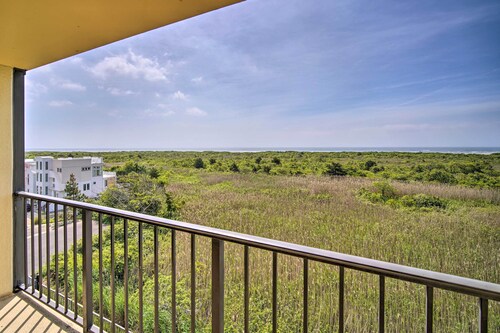 Welcoming Brigantine Condo w/ Ocean Views!