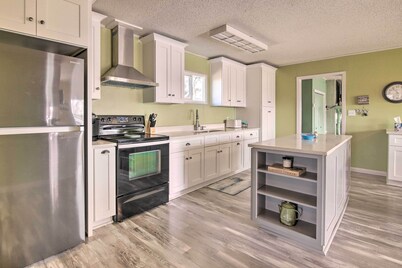 Pet-friendly Lake Buchanan Retreat w/ Fire Pit!