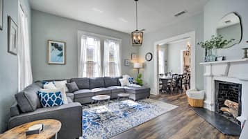 Rumah (4 Bedrooms) | Bagian depan properti