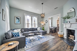 House (4 Bedrooms) | Front of property