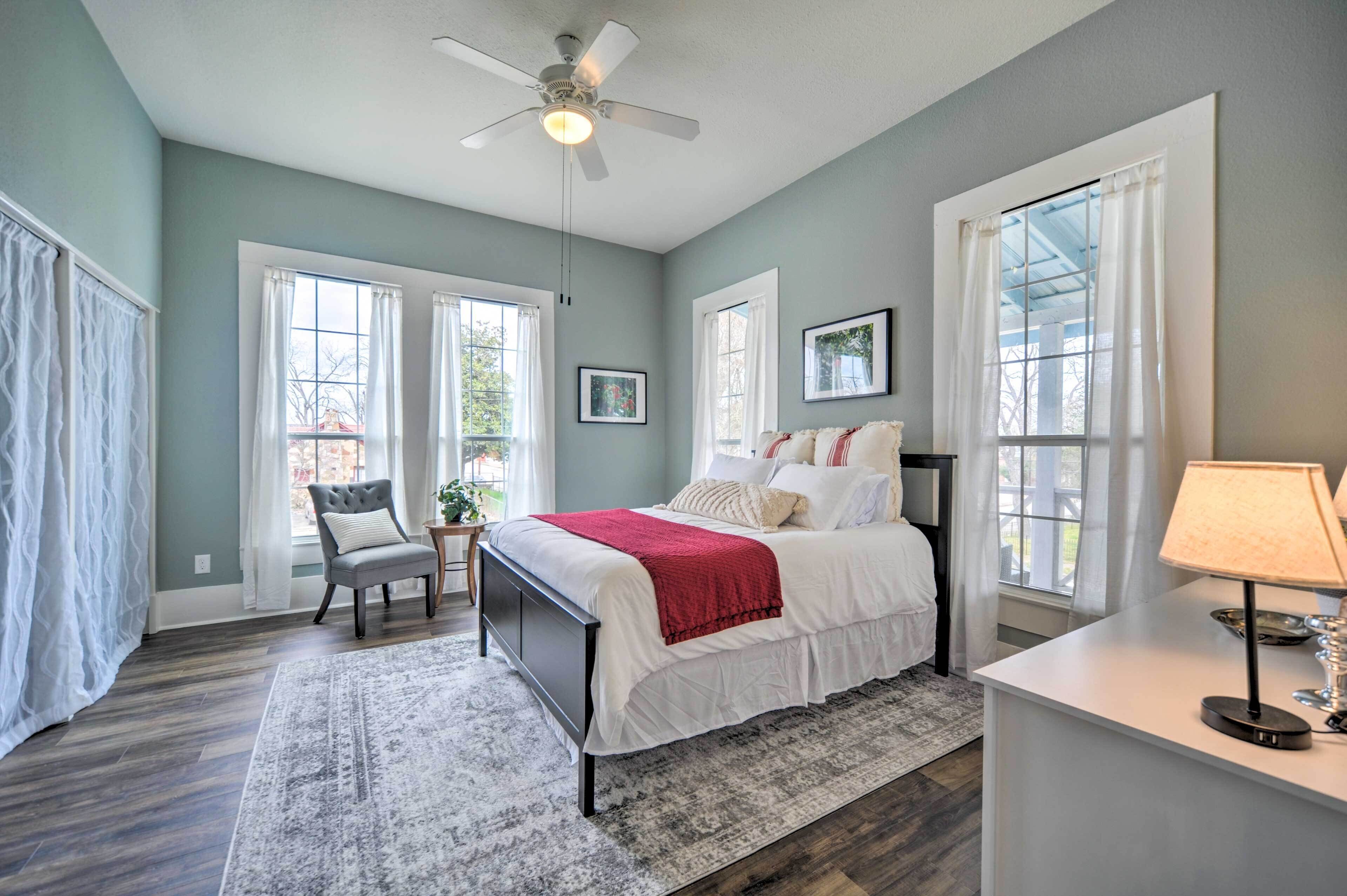 Spacious Abode, Walk to Texas Heroes Square!