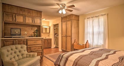 Inviting Apartment w/ Deck in Smoky Mountains