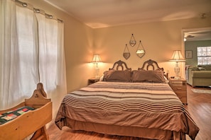 Apartment (2 Bedrooms) | Interior - Inviting Apartment w/ Deck in Smoky Mountains (Newport)