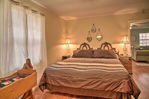 Apartment (2 Bedrooms) | Interior - Inviting Apartment w/ Deck in Smoky Mountains (Newport)