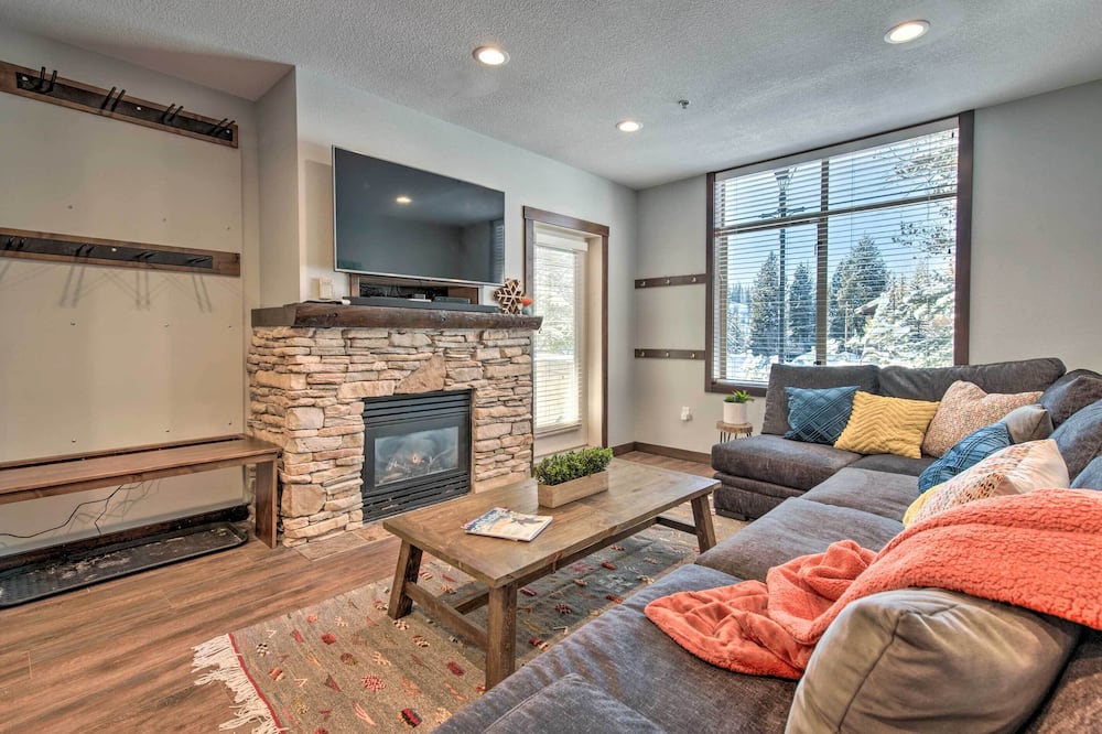 Solitude Mountain Slopeside Ski Condo w/ Hot Tub! - Solitude, UT