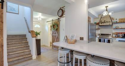 Farmhouse w/ Private Hot Tub < 1 Mile to Birch Bay