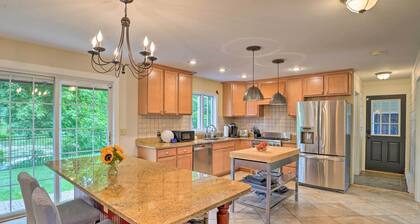 Lakefront Homer Abode w/ Patio & Backyard!