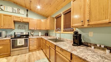 House (2 Bedrooms) | Interior
