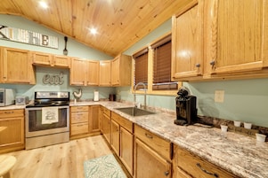 House (2 Bedrooms) | Interior