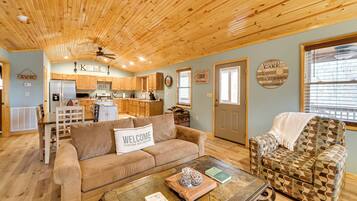 House (2 Bedrooms) | Interior