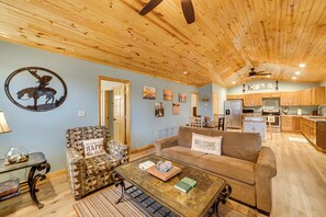 House (2 Bedrooms) | Interior