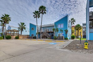 Apartment (1 Bedroom) | Interior - Padre Island Condo w/ Pool Access - Walk to Beach! (Corpus Christi)