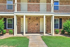Apartment (1 Bedroom) | Interior - Auburn Condo w/ 2 Pools < 2 Mi to University! (Auburn)