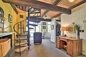 House (5 Bedrooms) | Interior