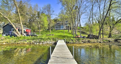 Hilltop Green Lake Home: Dock, Kayaks, Views!