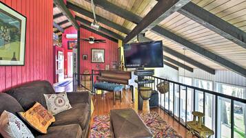 House (5 Bedrooms) | Interior