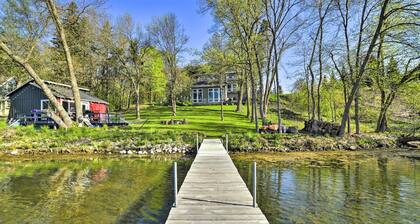 Hilltop Green Lake Home: Dock, Kayaks, Views!
