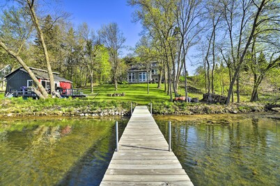 Hilltop Green Lake Home: Dock, Kayaks, Views!