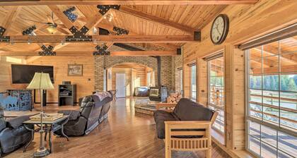 Stunning Montana Retreat: Hot Tub, On-site Hiking!