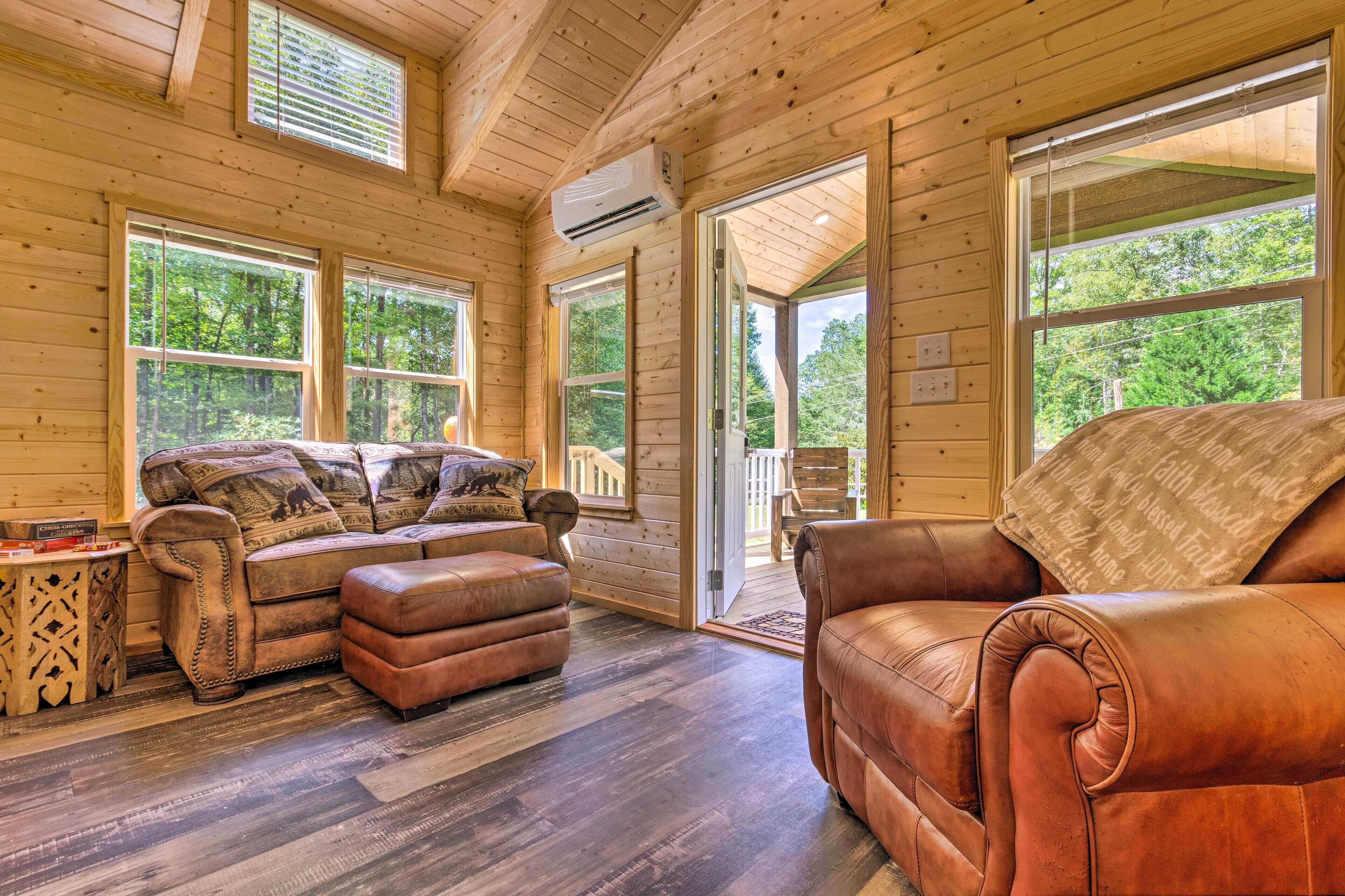 Quaint Mtn Cabin: Tiny Living Near Big Adventure