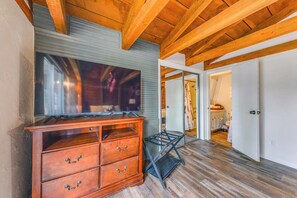 Interior - Cozy Ruidoso Cabin Rental w/ Private Hot Tub! (Ruidoso)