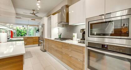 Family-friendly Houston Home w/ Private Backyard!