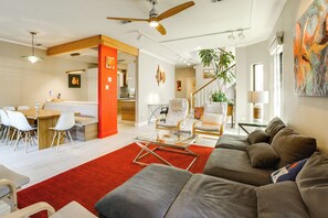 House (3 Bedrooms) | Living area | TV