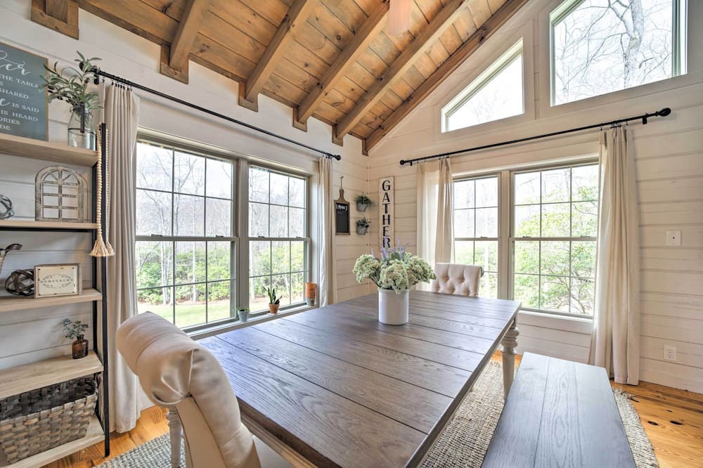 Deck + Fire Pits: Lake Toxaway Getaway! - Wolf Ridge, NC