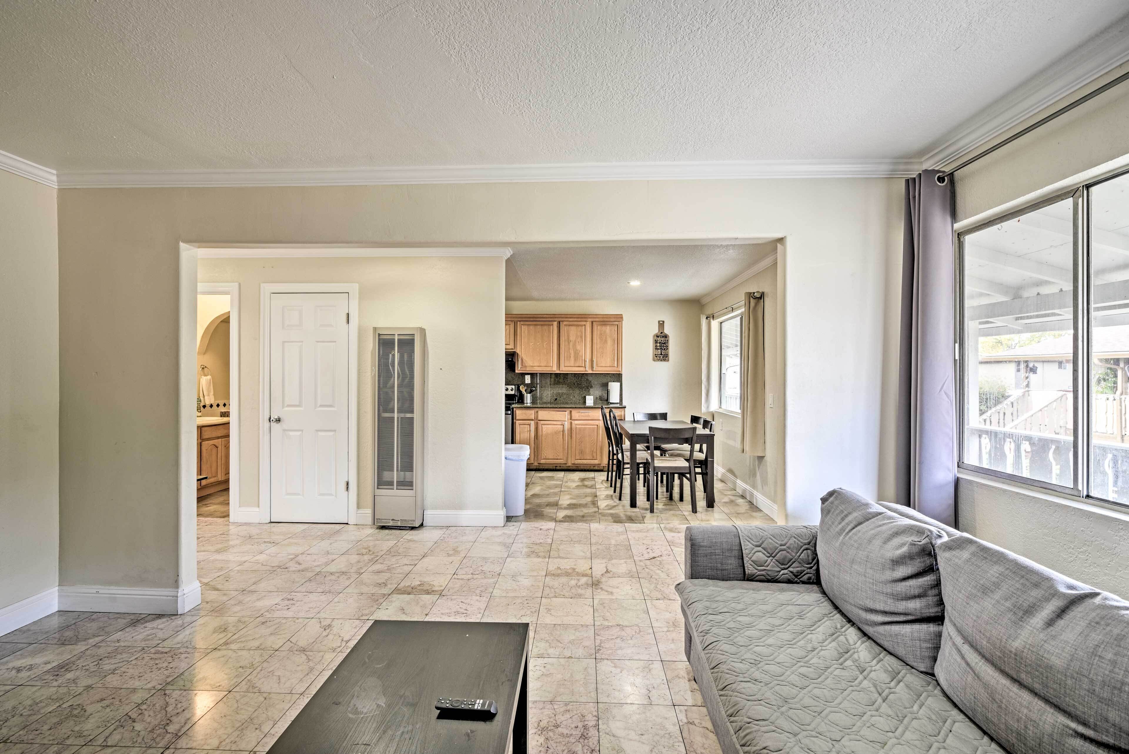 Sunnyvale Apartment With Off-street Parking