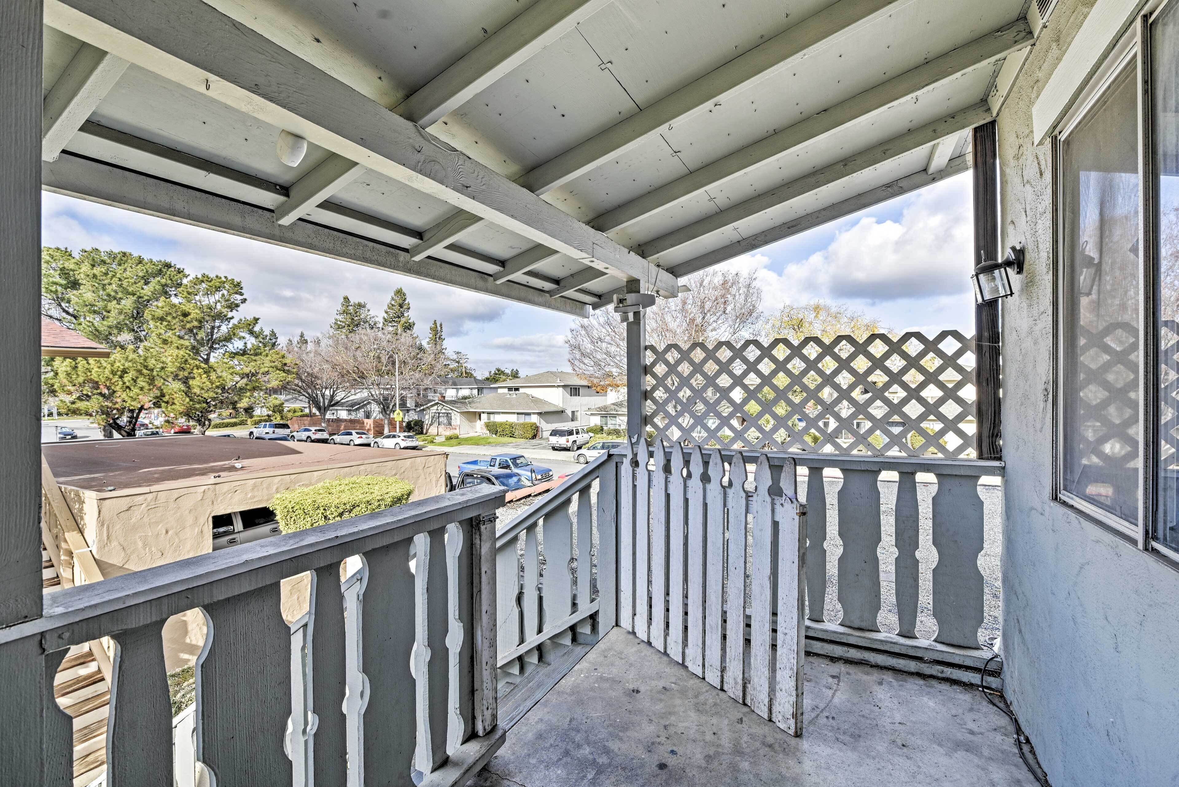 Sunnyvale Apartment With Off-street Parking
