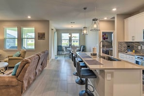 Interior - Venice Vacation Rental w/ Resort Amenities! (Venice)