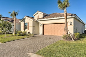 Exterior - Venice Vacation Rental w/ Resort Amenities! (Venice)