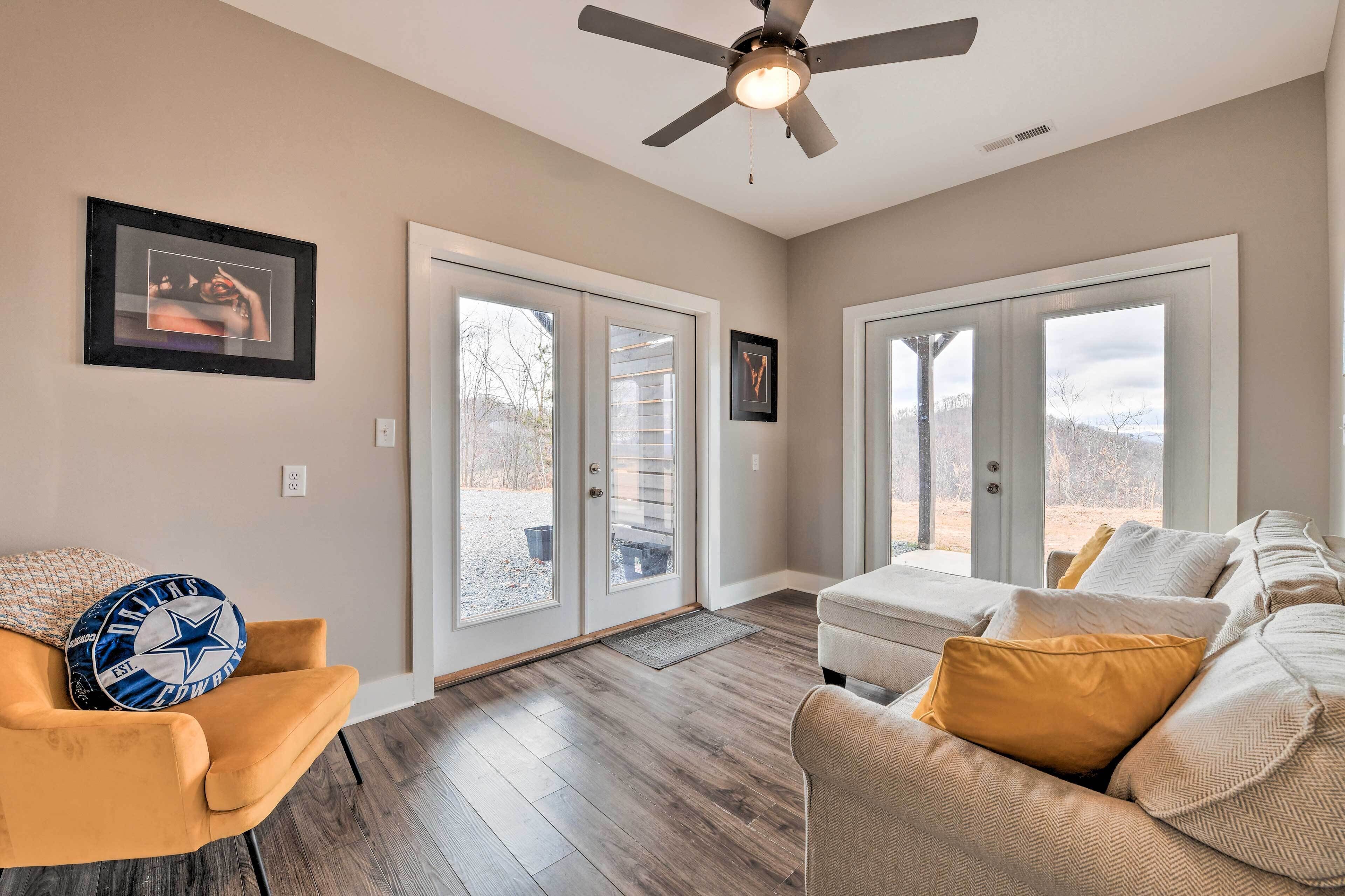 Scenic Hillside Cabin in Sylva w/ Hot Tub & Views!