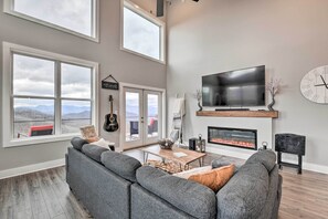 House (3 Bedrooms) | Interior - Scenic Hillside Cabin in Sylva w/ Hot Tub & Views! (Sylva)