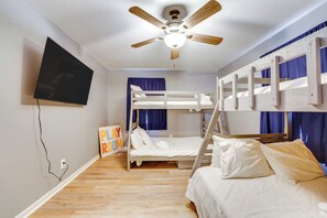 4 bedrooms, iron/ironing board, free cots/infant beds, bed sheets