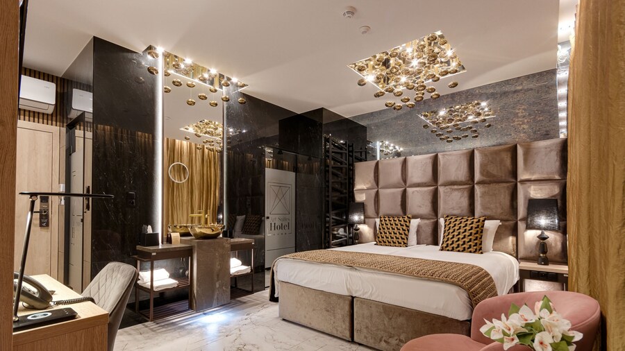 Art Suites Luxury Hotel