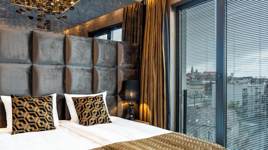 Art Suites Luxury Hotel