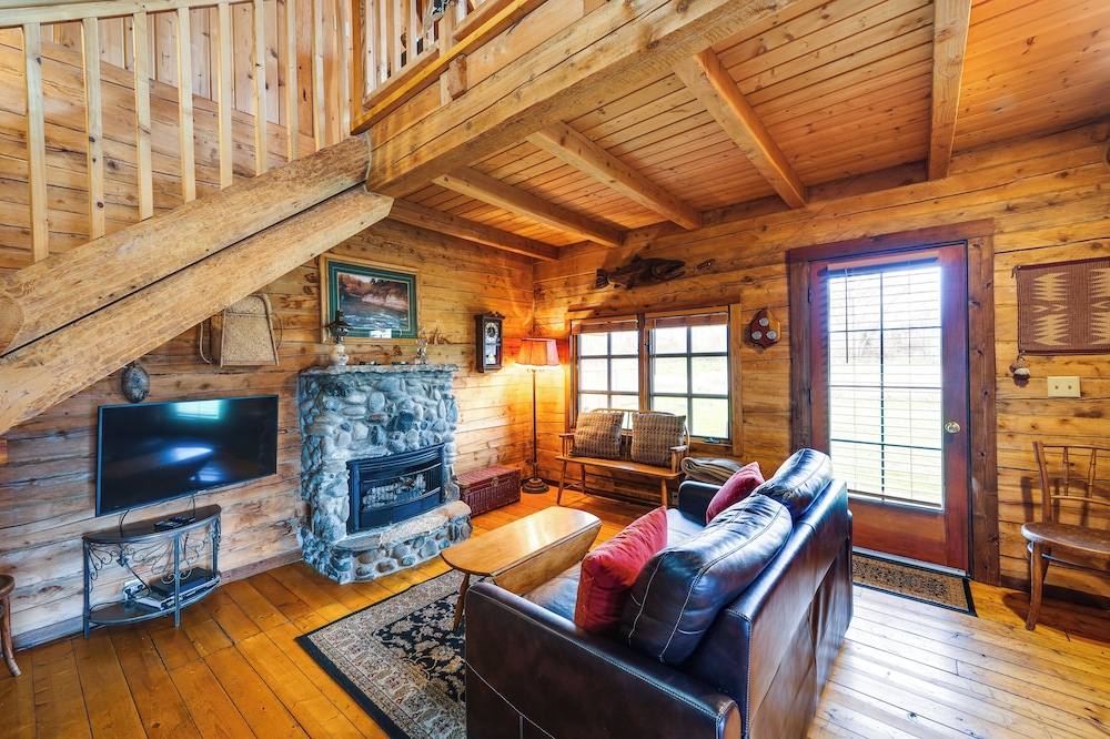 'blue Sky Cabin' in Sequim w/ Private Hot Tub!