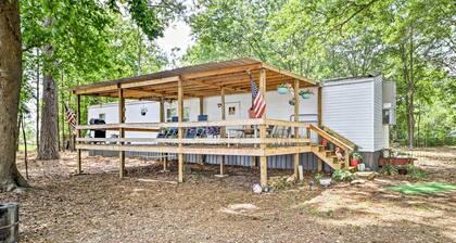 Home on Jordan Lake w/ Shared Dock & Boat Slip!
