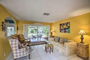 House (2 Bedrooms) | Interior - Cape Coral Home w/ Yard < 1 Mi to Dtwn! (Cape Coral)