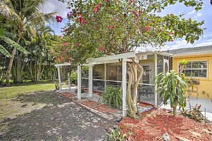 Interior - Cape Coral Home w/ Yard < 1 Mi to Dtwn! (Cape Coral)